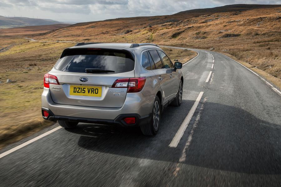  Subaru Outback 2.0D 2015 года  (UK) (фото 22 из 32)